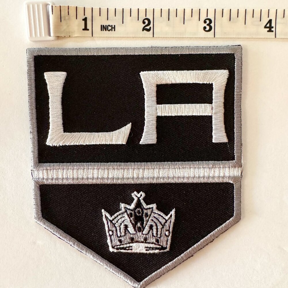 LOS ANGELES KINGS NHL HOCKEY VINTAGE TEAM EMBROIDERED LOGO PATCH LA